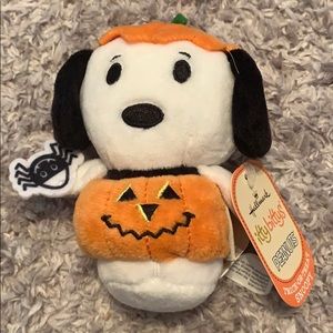 🎃 Hallmark Ittybitty Trick or Treat Snoopy!